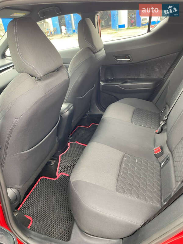 Позашляховик / Кросовер Toyota C-HR 2020 в Рівному фото 14 Позашляховик / Кросовер Toyota C-HR 2020 в Рівному