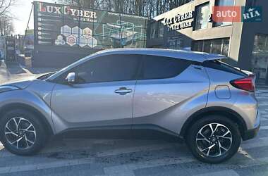 Внедорожник / Кроссовер Toyota C-HR 2017 в Львове