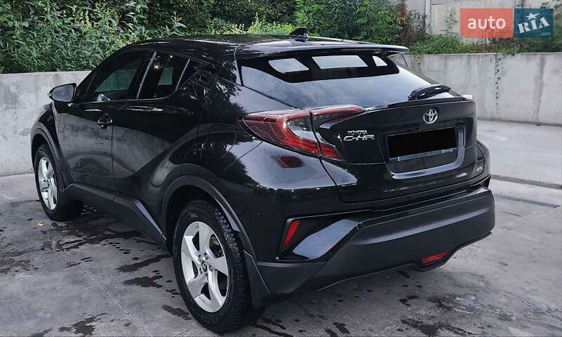 Внедорожник / Кроссовер Toyota C-HR 2016 в Киеве фото 10 Внедорожник / Кроссовер Toyota C-HR 2016 в Киеве