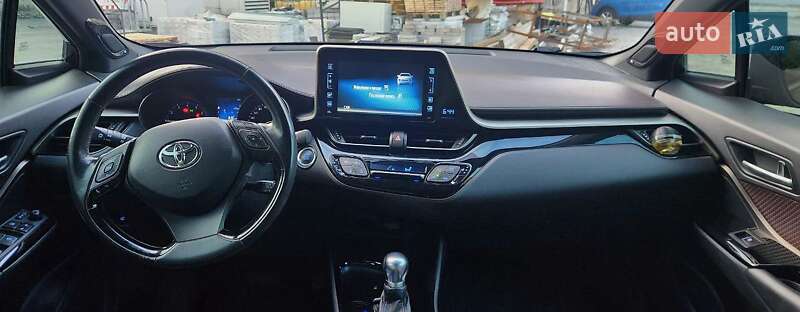 Внедорожник / Кроссовер Toyota C-HR 2016 в Киеве фото 2 Внедорожник / Кроссовер Toyota C-HR 2016 в Киеве