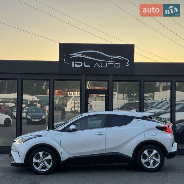 Внедорожник / Кроссовер Toyota C-HR 2018 в Киеве