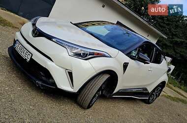 Внедорожник / Кроссовер Toyota C-HR 2019 в 
