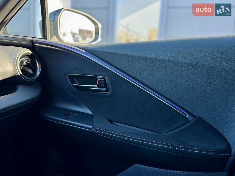 Внедорожник / Кроссовер Toyota C-HR 2024 в Тернополе