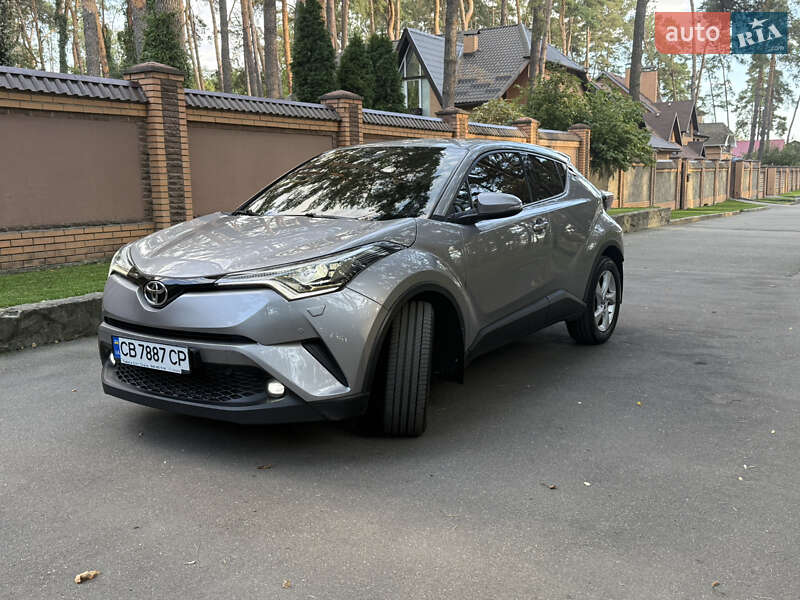 Внедорожник / Кроссовер Toyota C-HR 2018 в Чернигове