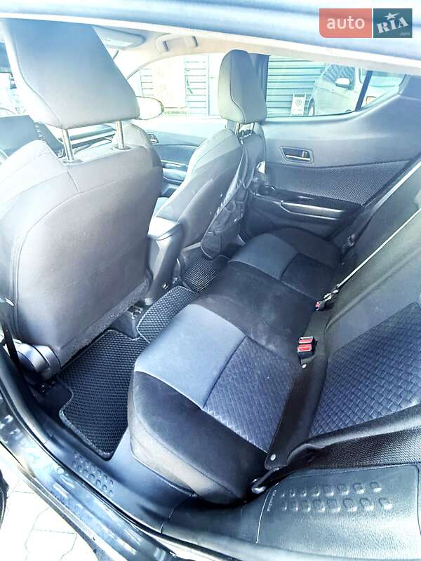 Позашляховик / Кросовер Toyota C-HR 2019 в Києві фото 14 Позашляховик / Кросовер Toyota C-HR 2019 в Києві