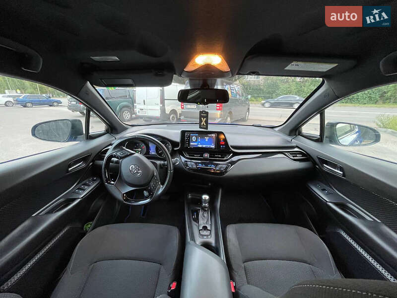 Позашляховик / Кросовер Toyota C-HR 2017 в Софіївській Борщагівці