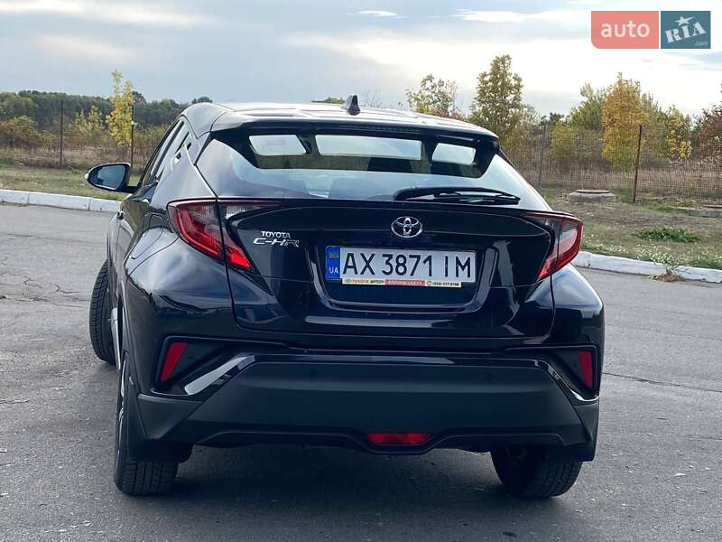 Внедорожник / Кроссовер Toyota C-HR 2019 в Полтаве фото 3 Внедорожник / Кроссовер Toyota C-HR 2019 в Полтаве