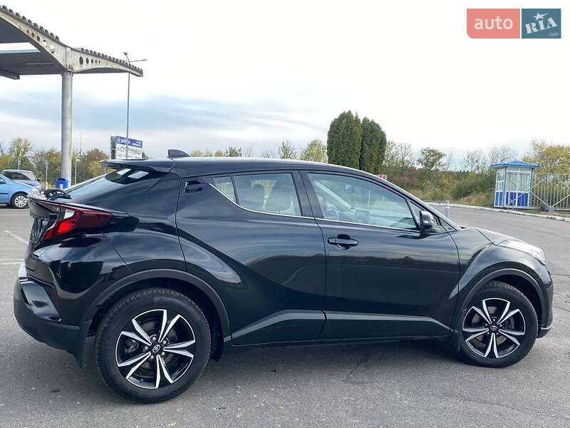 Внедорожник / Кроссовер Toyota C-HR 2019 в Полтаве фото 11 Внедорожник / Кроссовер Toyota C-HR 2019 в Полтаве