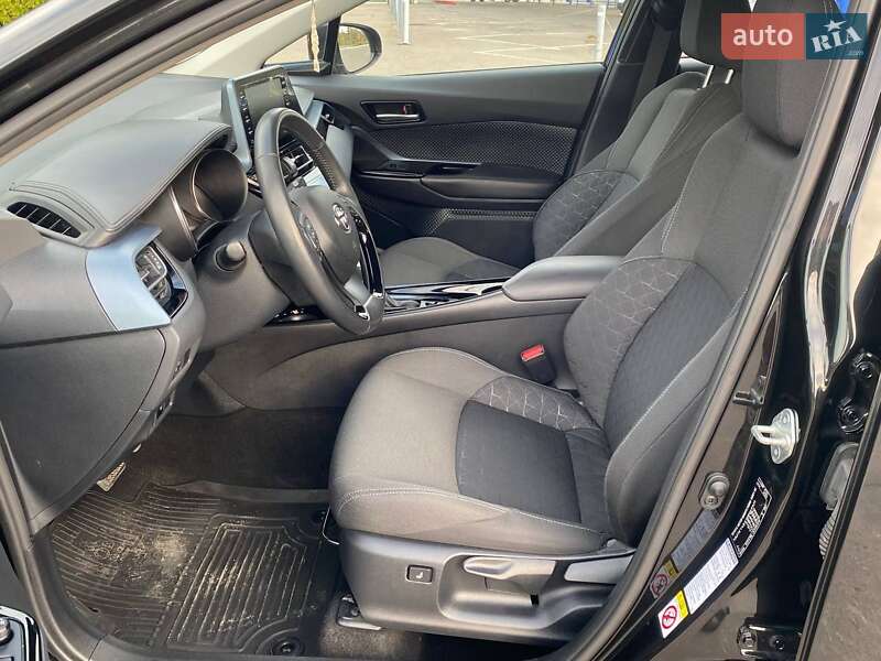 Внедорожник / Кроссовер Toyota C-HR 2019 в Полтаве фото 26 Внедорожник / Кроссовер Toyota C-HR 2019 в Полтаве