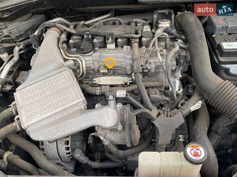 Внедорожник / Кроссовер Toyota C-HR 2019 в Полтаве фото 36 Внедорожник / Кроссовер Toyota C-HR 2019 в Полтаве