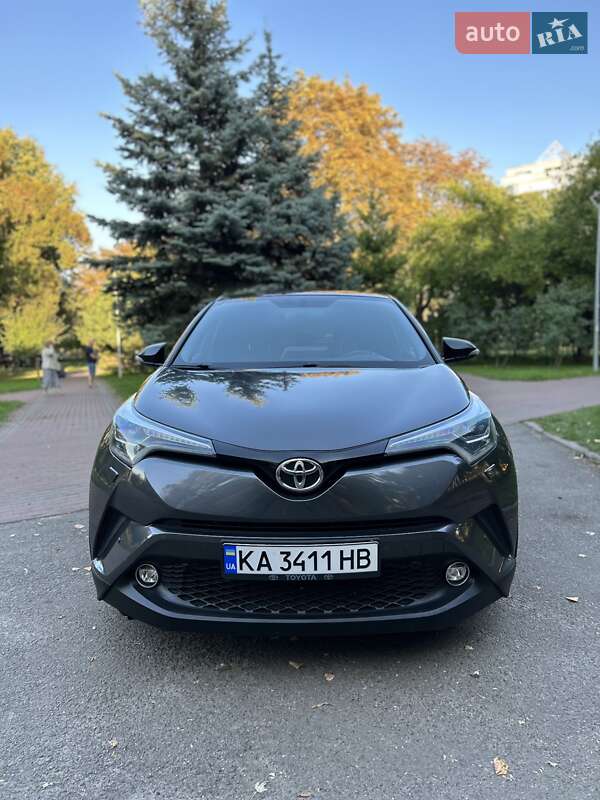 Внедорожник / Кроссовер Toyota C-HR 2017 в Киеве фото 3 Внедорожник / Кроссовер Toyota C-HR 2017 в Киеве