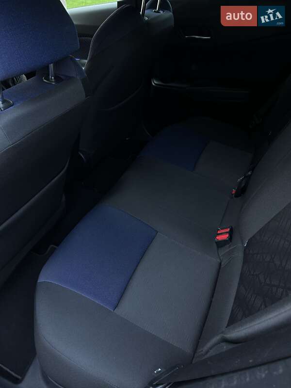 Внедорожник / Кроссовер Toyota C-HR 2017 в Киеве фото 16 Внедорожник / Кроссовер Toyota C-HR 2017 в Киеве