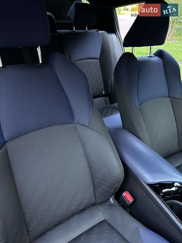 Внедорожник / Кроссовер Toyota C-HR 2017 в Киеве фото 21 Внедорожник / Кроссовер Toyota C-HR 2017 в Киеве