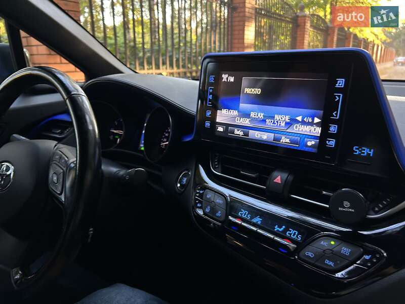 Внедорожник / Кроссовер Toyota C-HR 2017 в Киеве фото 26 Внедорожник / Кроссовер Toyota C-HR 2017 в Киеве