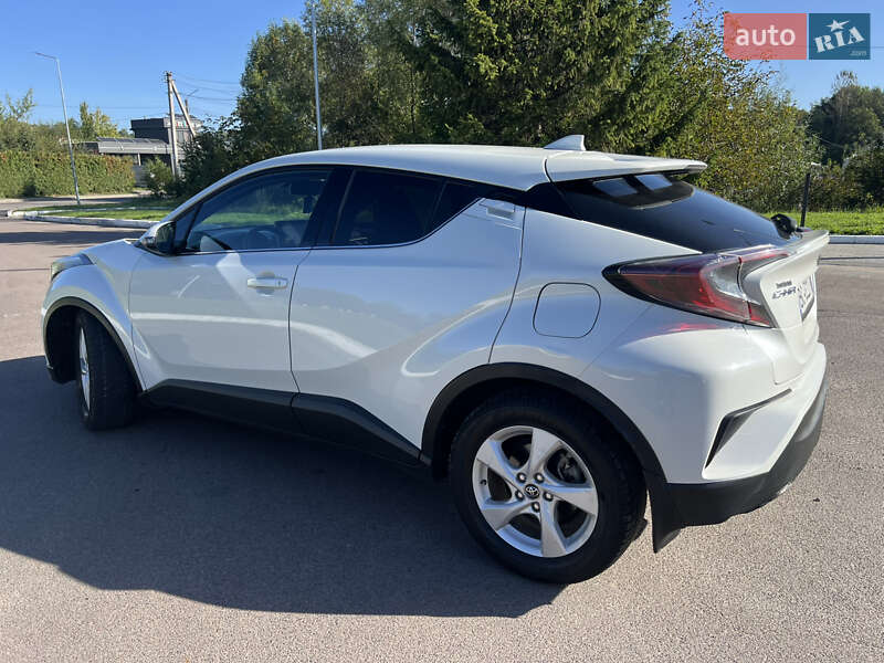 Внедорожник / Кроссовер Toyota C-HR 2018 в Львове