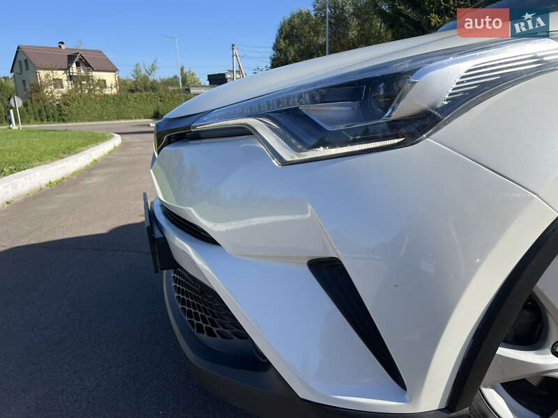 Внедорожник / Кроссовер Toyota C-HR 2018 в Львове