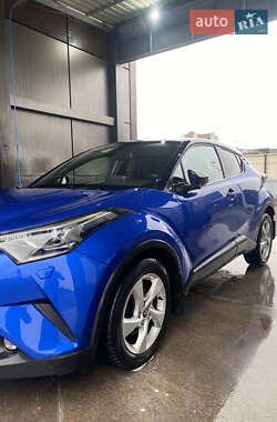 Позашляховик / Кросовер Toyota C-HR 2019 в Києві