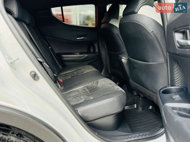 Позашляховик / Кросовер Toyota C-HR 2021 в Тернополі