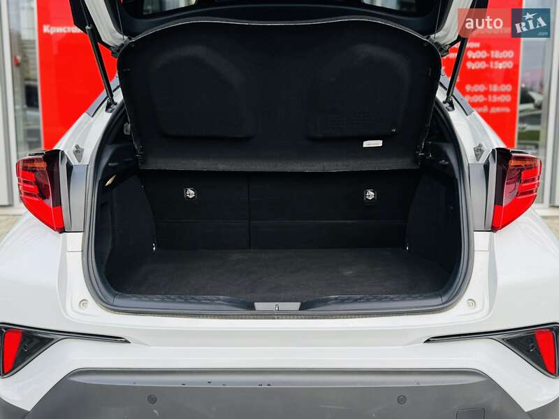 Позашляховик / Кросовер Toyota C-HR 2021 в Тернополі