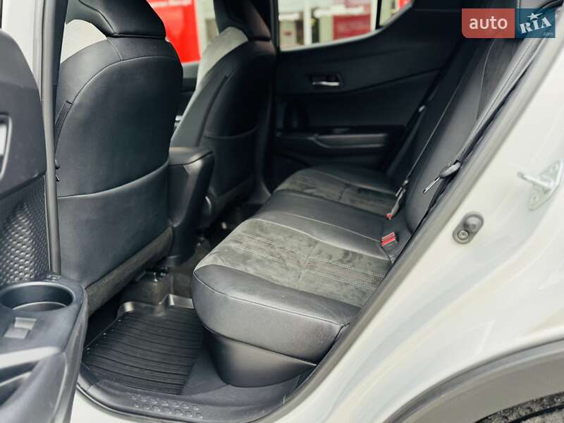 Позашляховик / Кросовер Toyota C-HR 2021 в Тернополі