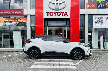 Внедорожник / Кроссовер Toyota C-HR 2021 в 