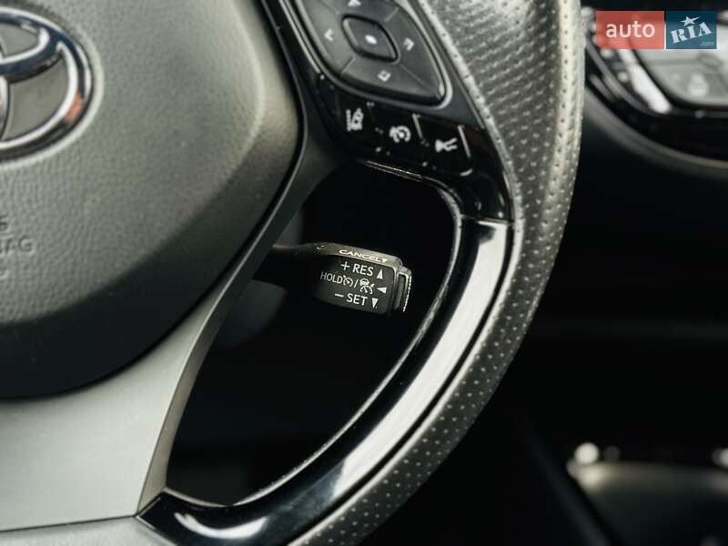 Позашляховик / Кросовер Toyota C-HR 2021 в Тернополі