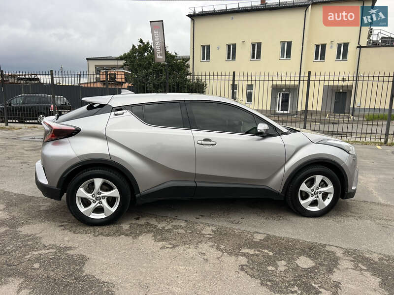 Внедорожник / Кроссовер Toyota C-HR 2017 в Киеве фото 6 Внедорожник / Кроссовер Toyota C-HR 2017 в Киеве