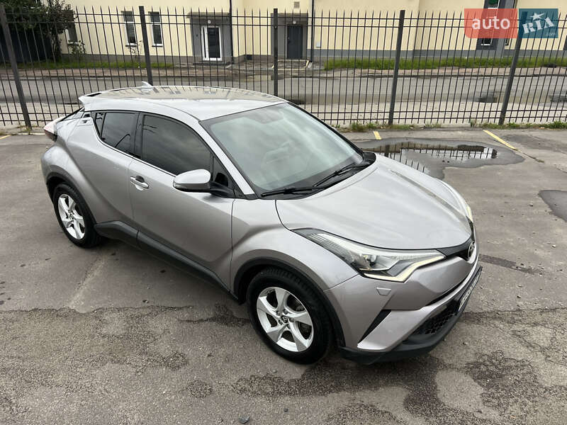 Внедорожник / Кроссовер Toyota C-HR 2017 в Киеве фото 9 Внедорожник / Кроссовер Toyota C-HR 2017 в Киеве