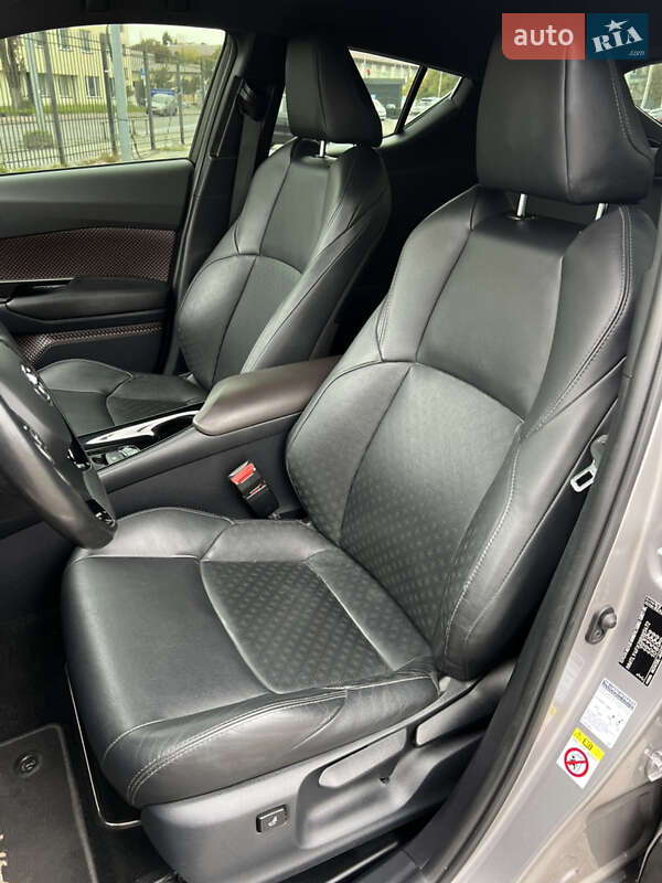 Внедорожник / Кроссовер Toyota C-HR 2017 в Киеве фото 21 Внедорожник / Кроссовер Toyota C-HR 2017 в Киеве