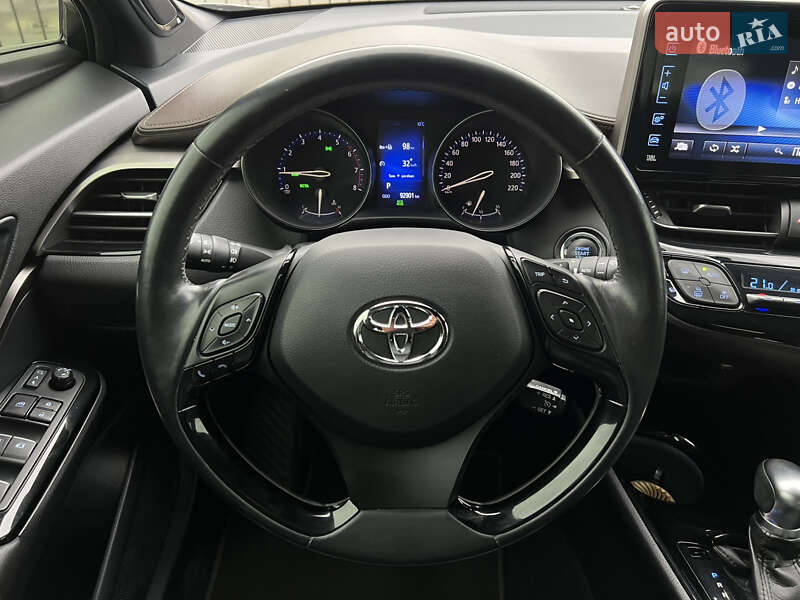 Внедорожник / Кроссовер Toyota C-HR 2017 в Киеве фото 31 Внедорожник / Кроссовер Toyota C-HR 2017 в Киеве