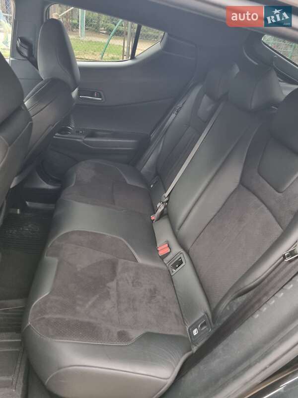 Внедорожник / Кроссовер Toyota C-HR 2019 в Житомире фото 4 Внедорожник / Кроссовер Toyota C-HR 2019 в Житомире