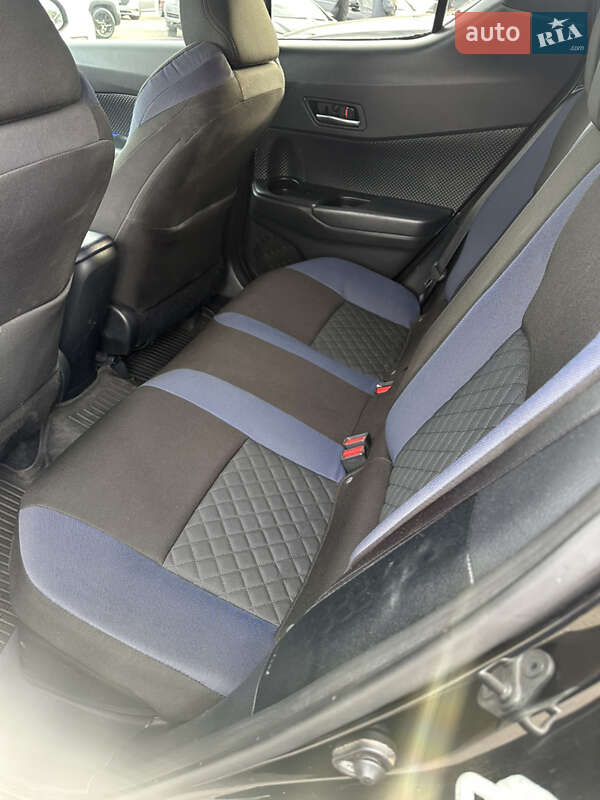 Внедорожник / Кроссовер Toyota C-HR 2020 в Киеве