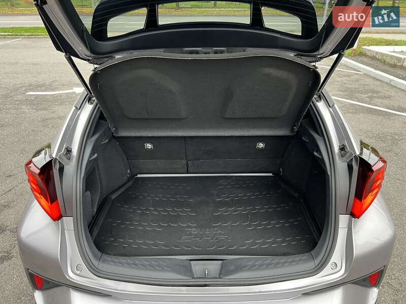 Позашляховик / Кросовер Toyota C-HR 2020 в Харкові фото 19 Позашляховик / Кросовер Toyota C-HR 2020 в Харкові
