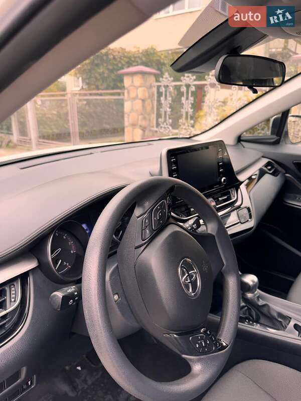 Позашляховик / Кросовер Toyota C-HR 2019 в Івано-Франківську