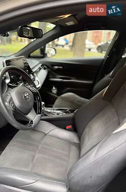 Внедорожник / Кроссовер Toyota C-HR 2021 в 