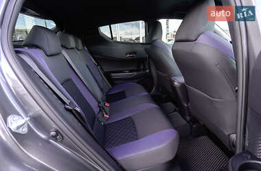 Внедорожник / Кроссовер Toyota C-HR 2020 в 
