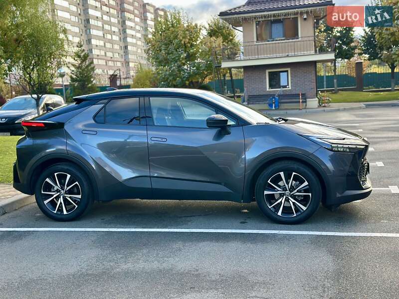 Внедорожник / Кроссовер Toyota C-HR 2024 в Киеве