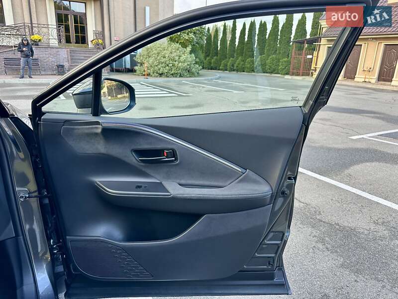 Внедорожник / Кроссовер Toyota C-HR 2024 в Киеве