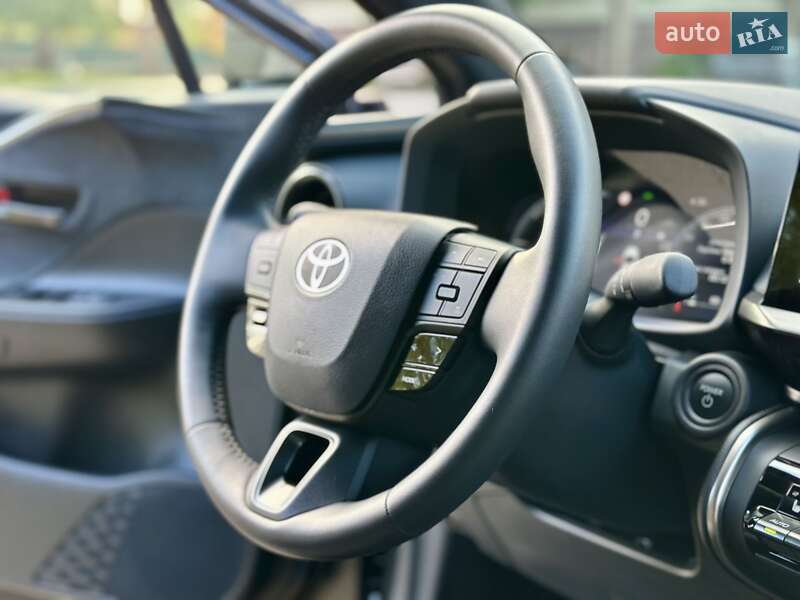 Внедорожник / Кроссовер Toyota C-HR 2024 в Киеве