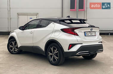 Внедорожник / Кроссовер Toyota C-HR 2022 в 