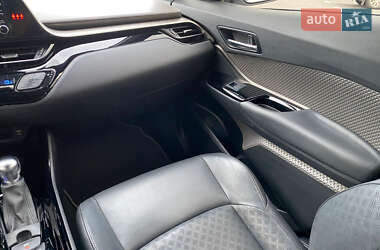 Внедорожник / Кроссовер Toyota C-HR 2022 в 