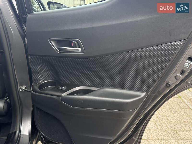 Позашляховик / Кросовер Toyota C-HR 2019 в Одесі