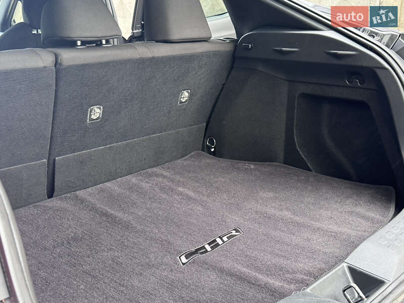 Позашляховик / Кросовер Toyota C-HR 2019 в Одесі