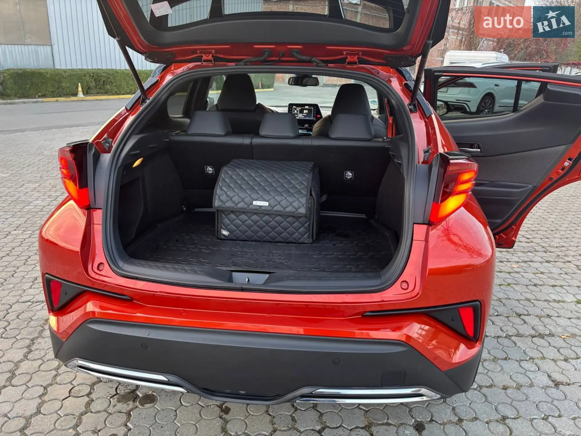 2019 Toyota C-HR - мініатюра 11
