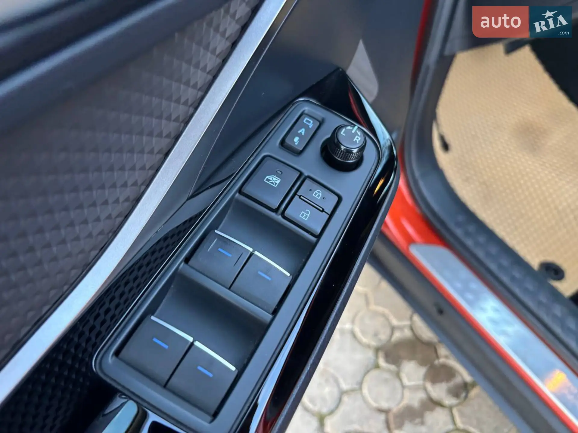 2019 Toyota C-HR - мініатюра 16