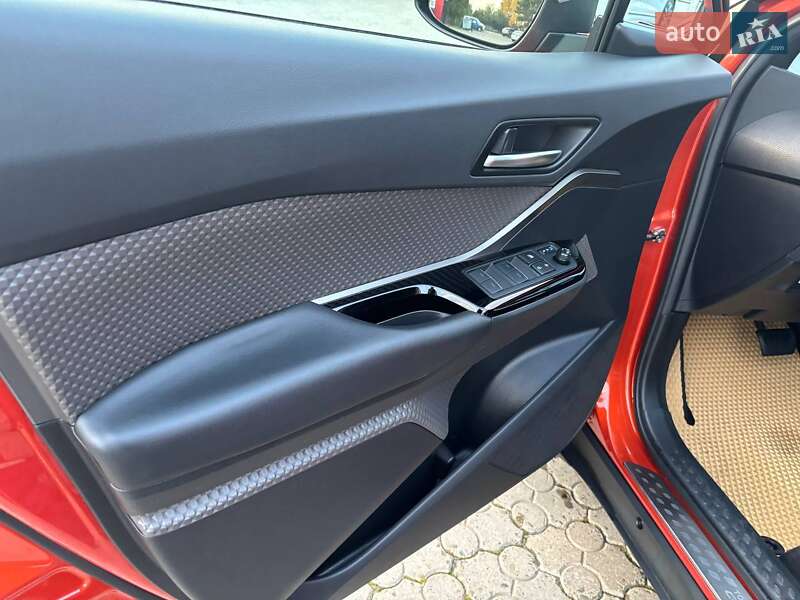 Внедорожник / Кроссовер Toyota C-HR 2019 в Черновцах фото 15 Внедорожник / Кроссовер Toyota C-HR 2019 в Черновцах