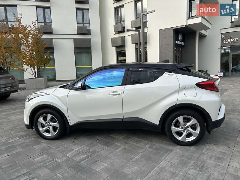 Внедорожник / Кроссовер Toyota C-HR 2016 в Киеве