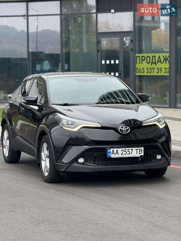 Внедорожник / Кроссовер Toyota C-HR 2018 в Киеве фото 2 Внедорожник / Кроссовер Toyota C-HR 2018 в Киеве