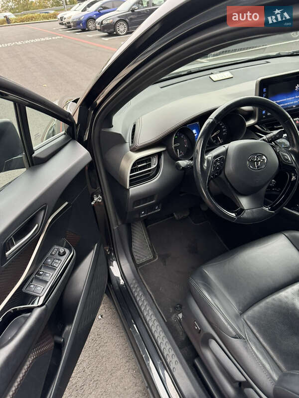 Внедорожник / Кроссовер Toyota C-HR 2018 в Киеве фото 19 Внедорожник / Кроссовер Toyota C-HR 2018 в Киеве