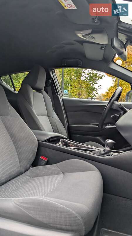 Внедорожник / Кроссовер Toyota C-HR 2019 в Киеве фото 12 Внедорожник / Кроссовер Toyota C-HR 2019 в Киеве